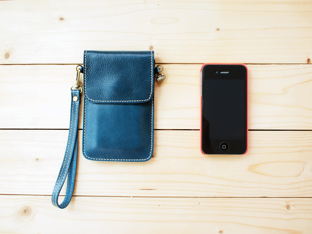 iphone over the shoulder purse